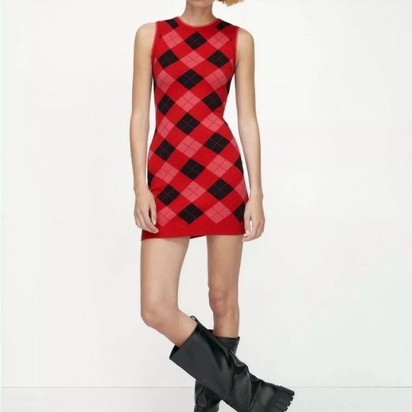 Zara Dresses & Skirts - ZARA DIAMOND PATTERN KNIT DRESS S Red/Black